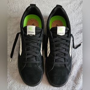 Cariuma CATIBA PRO Low All Black Suede and Canvas Ivory Logo Sneaker, EUC.